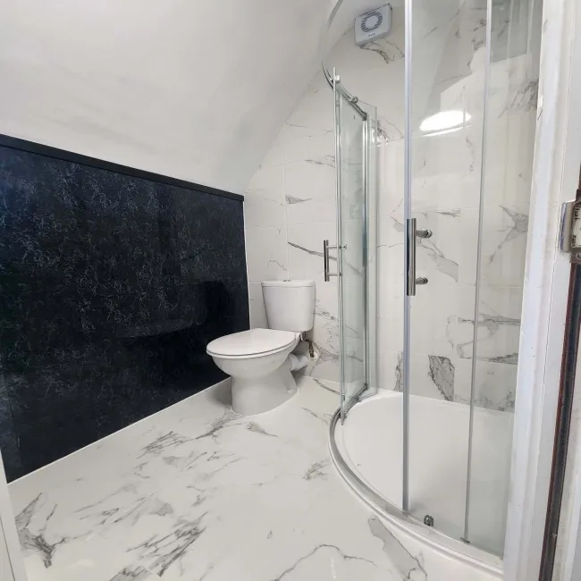 Carrara White Gloss Marble Effect Ceramic Tile 45x45cm